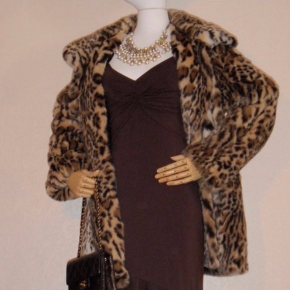 Beautiful, CHIC, Stunning Faux Fur Leopard Coat MEDIUM - Picture 5 of 9